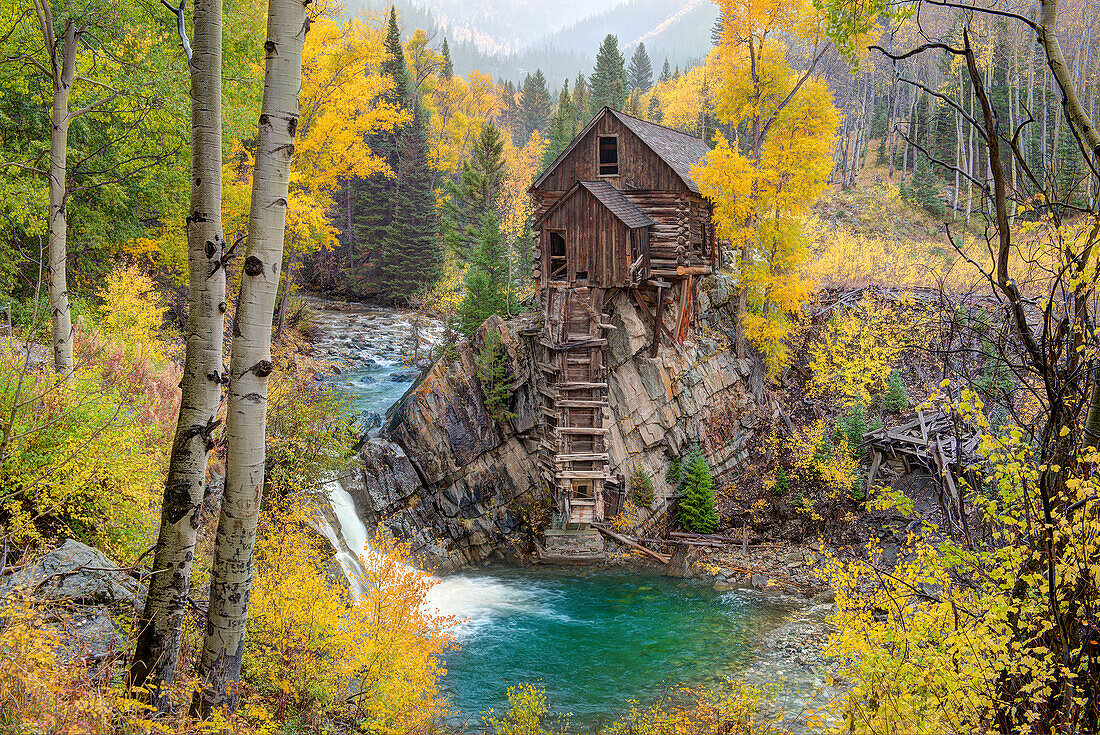 Herbst in der Crystal Mill in der Nähe von Marble, Colorado in den Rocky Mountains