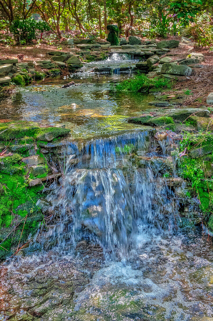 Wasserfall an einem Bach