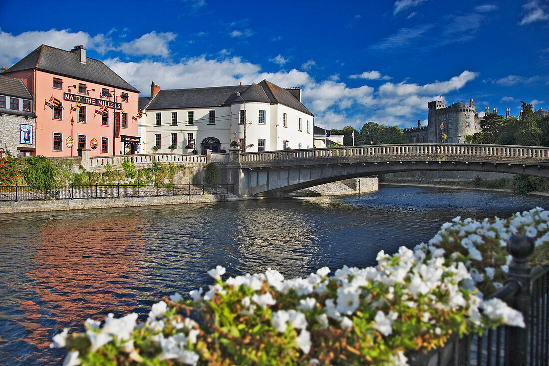 Europa, Irland, Kinsale. Stadt landschaftlich