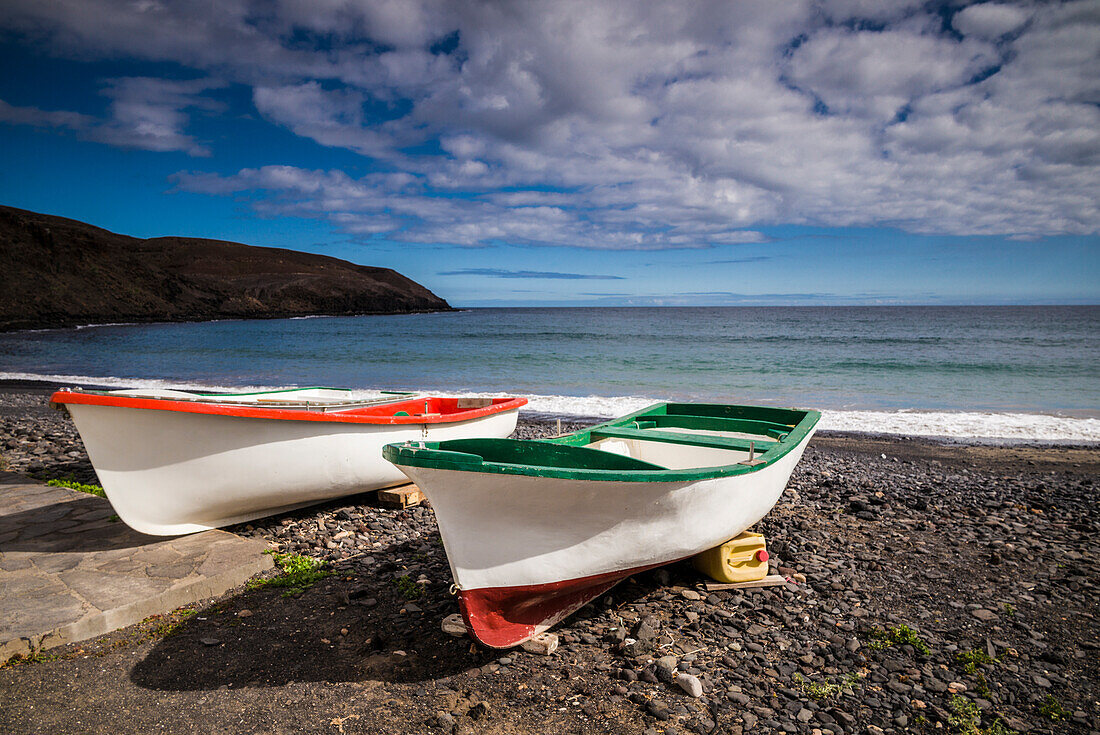 Spanien, Kanarische Inseln, Insel Fuerteventura, Pozo Negro, Fischerboote