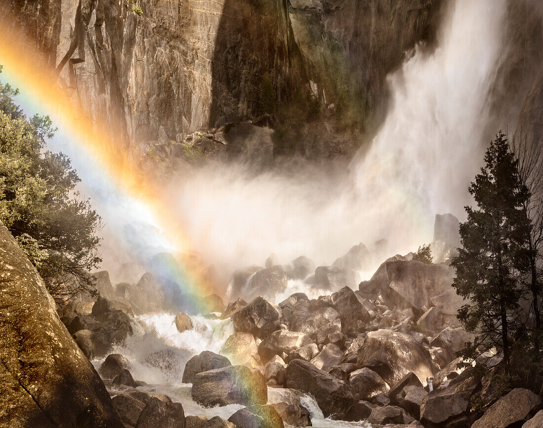 USA, Kalifornien, Yosemite, Yosemite Falls, Regenbogen