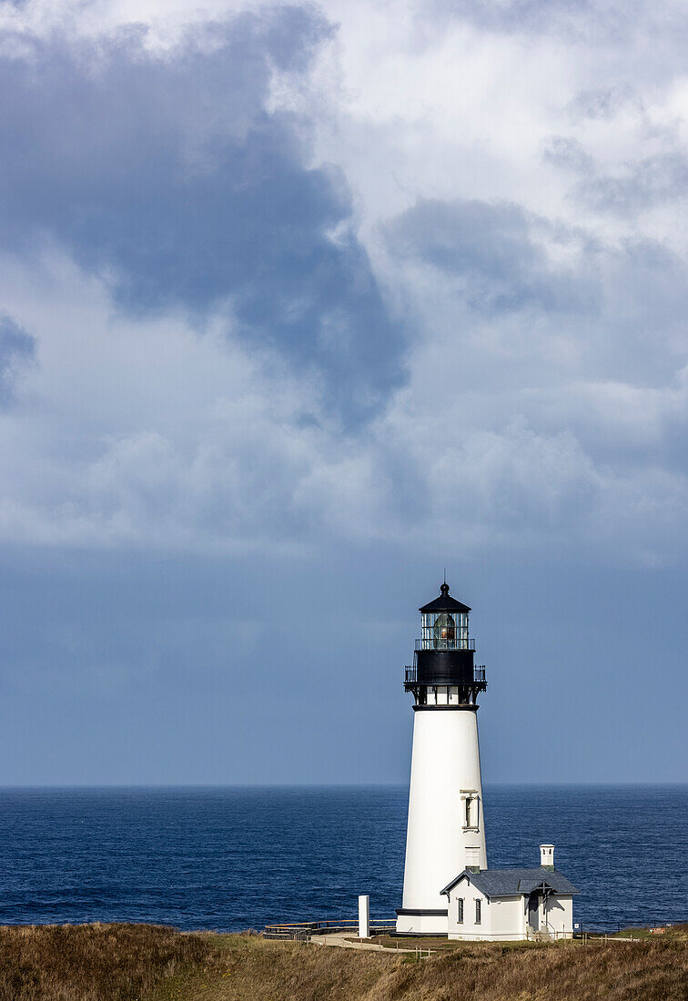 Yaquina Head Lighthouse in Newport, Oregon, USA