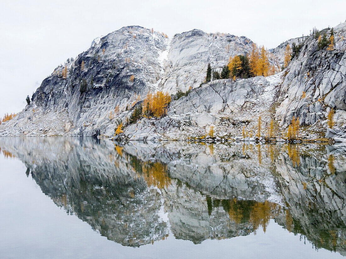 Bundesstaat Washington, Alpine Lakes Wilderness. Enchantment Lakes, Perfection Lake