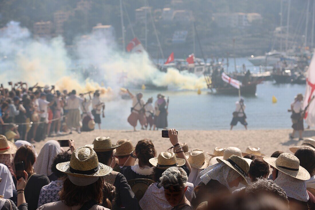 Fest 'Sa Fira' am Strand von Port de Soller, Serra de Tramuntana, Nordküste, Mallorca, Balearen, Spanien