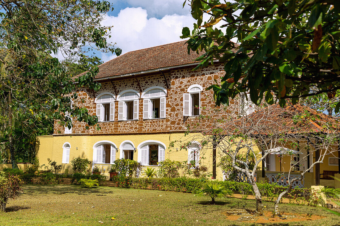 historisches Herrenhaus und Garten des Roça Belo Monte Hotel auf der Insel Principé in Westafrika, Sao Tomé e Príncipe
