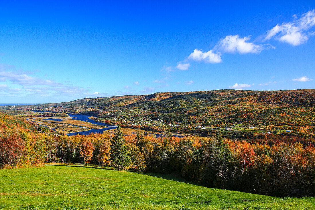 Canada, Nova Scotia, Cape Breton, Cabot Trail, Fall colors in Margaree