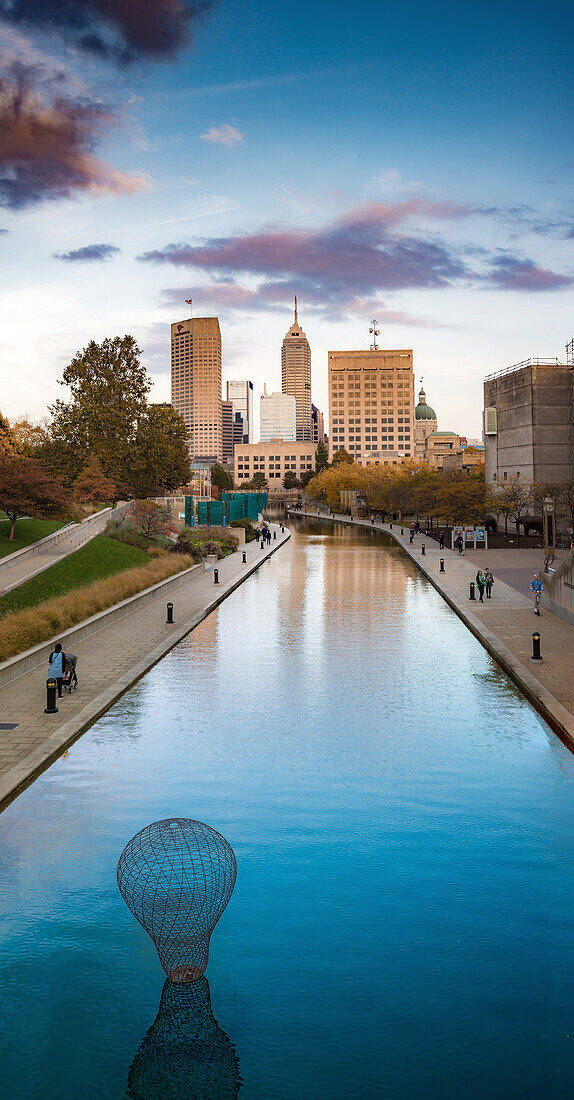 Canal with downtown view, White River State Park, Indianapolis, Indiana, USA.