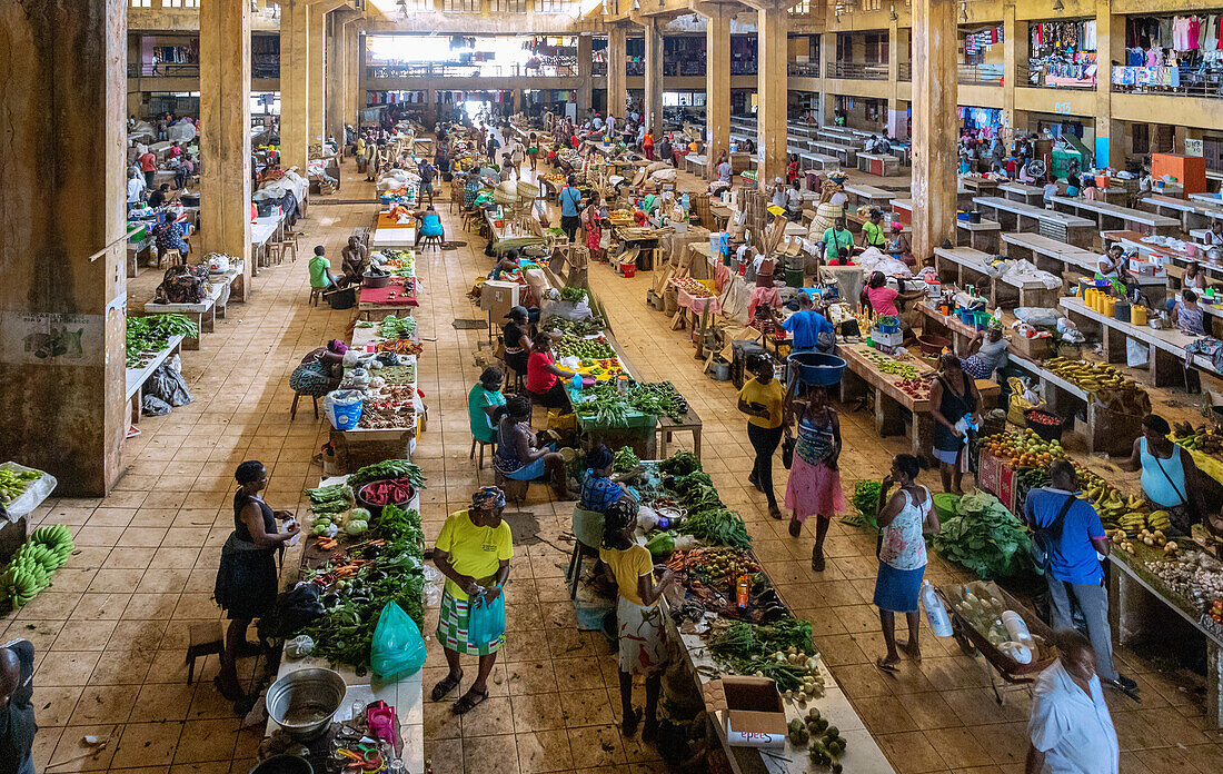 Markthalle des Mercado Municipal von São Tomé auf der Insel São Tomé in Westafrika