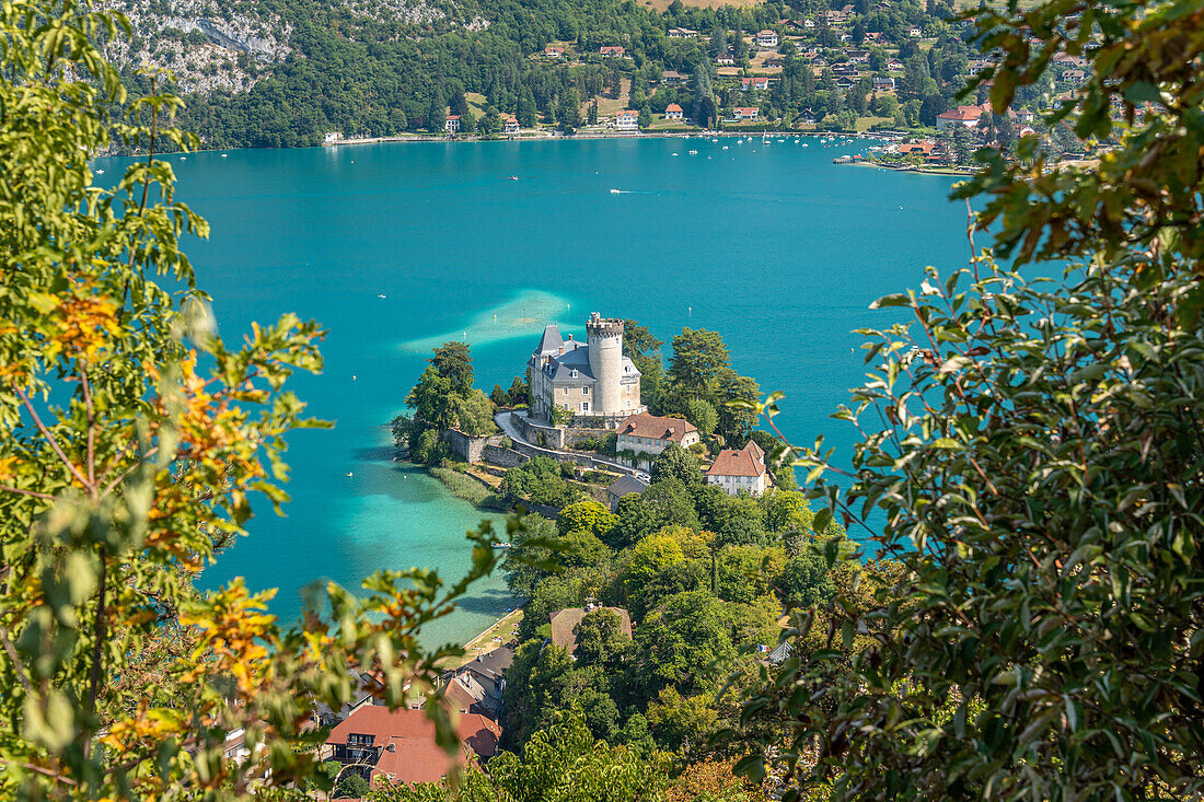 Blick auf das Schloss von Duingt, Annecy, Haute-Savoie, Auvergne-Rhône-Alpes, Frankreich