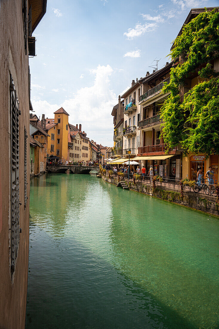 Altstadt Vieille Ville von Annecy mit dem Fluss Thiou, Annecy, Haute-Savoie, Auvergne-Rhône-Alpes, Frankreich