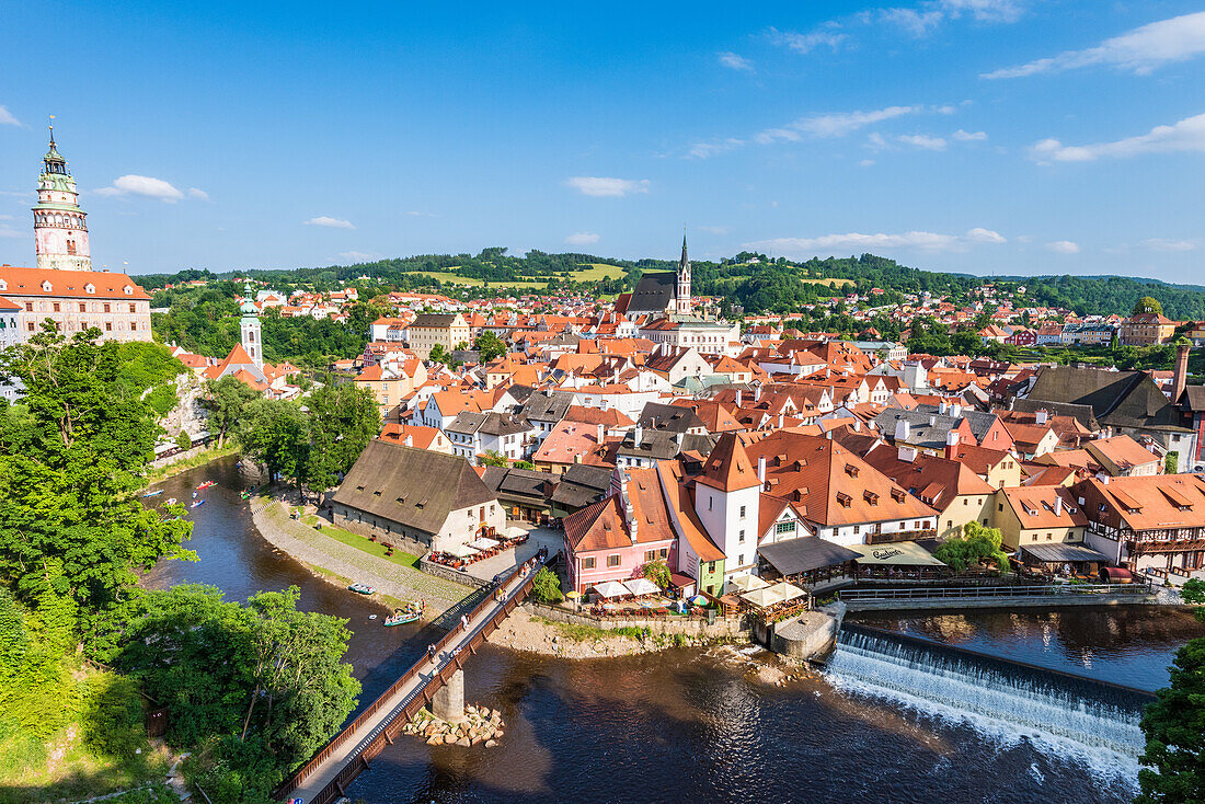 Schloss, Altstadt und Moldau in Cesky Krumlov, Südböhmen, Tschechische Republik