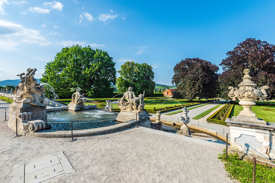 Brunnen im Schlossgarten von Cesky Krumlov, Südböhmen, Tschechische Republik