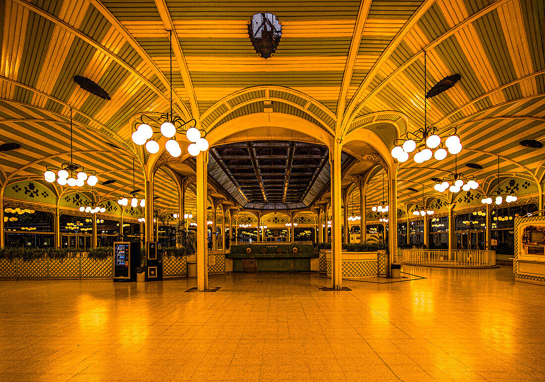 Hall des Sources im Kurviertel von Vichy, Auvergne-Rhône-Alpes, Frankeich