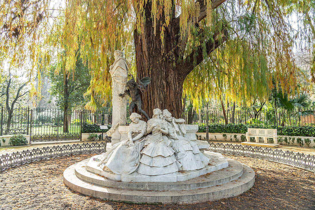 Denkmal für den Dichter Gustavo Adolfo Bécquer im María Luisa Park, Sevilla, Andalusien, Spanien 