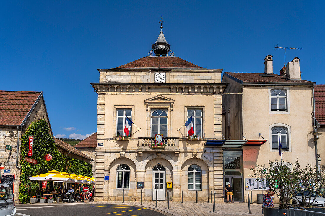 The town hall in Quingey and the river Loue, Bourgogne-Franche-Comté, France, Europe