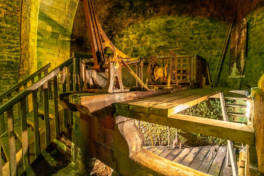 Im Stollen der Großen Saline von Salins-les-Bains, UNESCO Weltkulturerbe in Salins-les-Bains, Bourgogne-Franche-Comté, Frankreich, Europa 