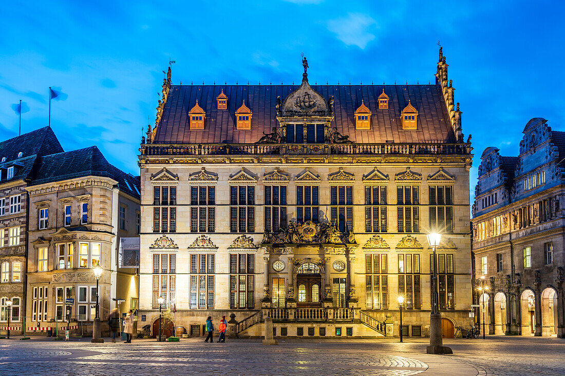 The Schütting, the building of the Bremen Merchants'39; Association at dusk, Free Hanseatic City of Bremen, Germany, Europe