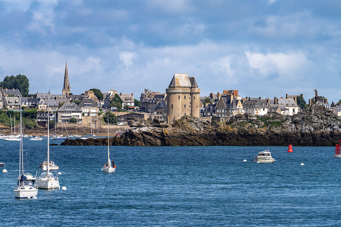 Stadtansicht mit Solidor Tower, Saint Malo, Bretagne, Frankreich 