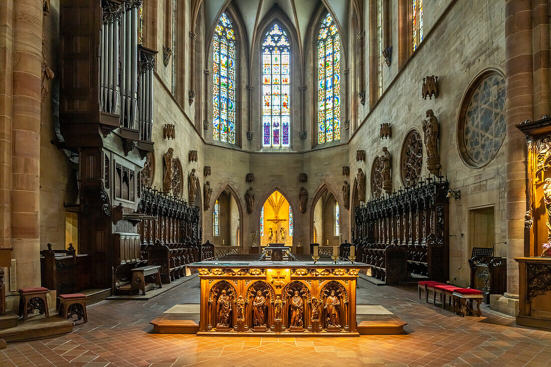 Chor des Martinsmünster in Colmar, Elsass, Frankreich