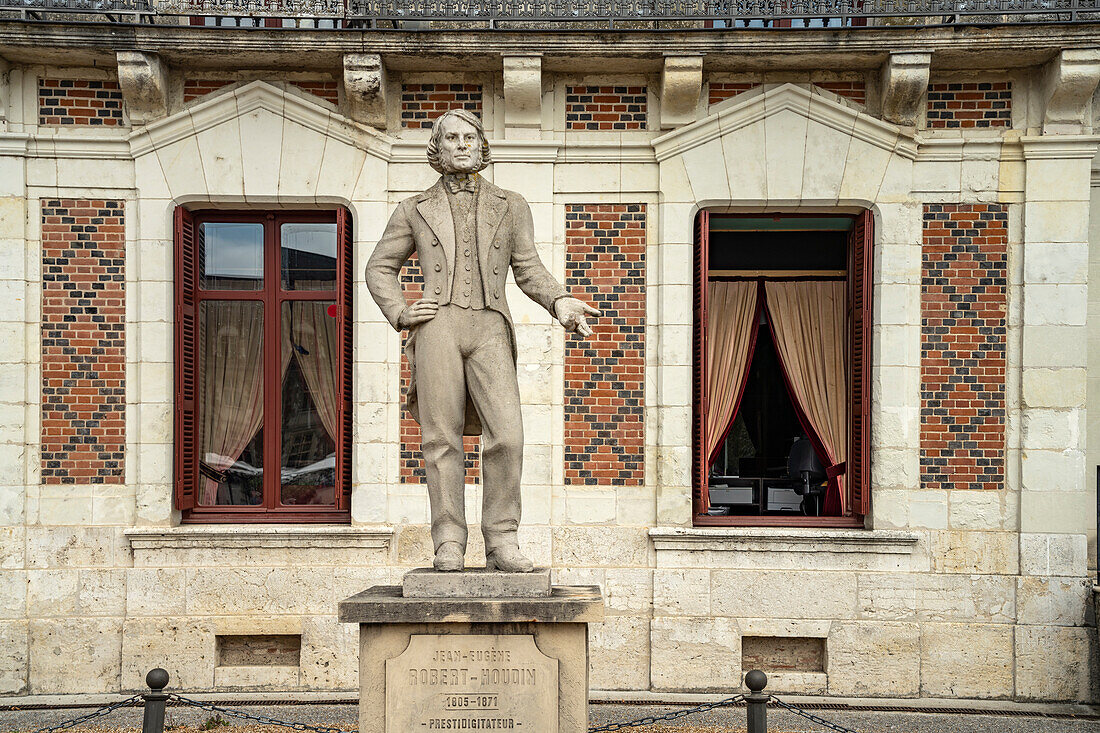 Statue Robert Houdin in front of the Maison de la Magie in Blois, France