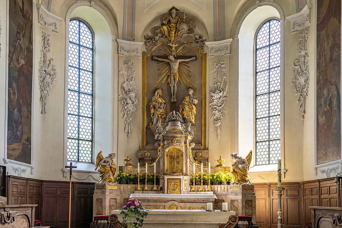 Altar of the Catholic parish church Liebfrauenkirche in Waldshut-Tiengen, Baden-Württemberg, Germany