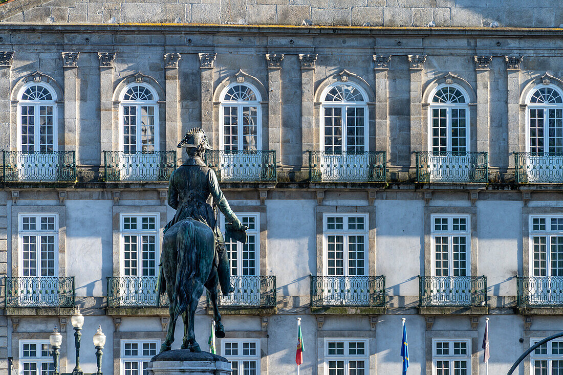 Dom Pedro IV equestrian monument and the Hotel InterContinental in Palácio das Cardosas in Porto, Portugal, Europe
