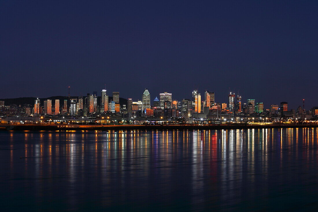 Skyline von Montreal, Stadtansicht bei Sonnenaufgang, Quebec, Kanada