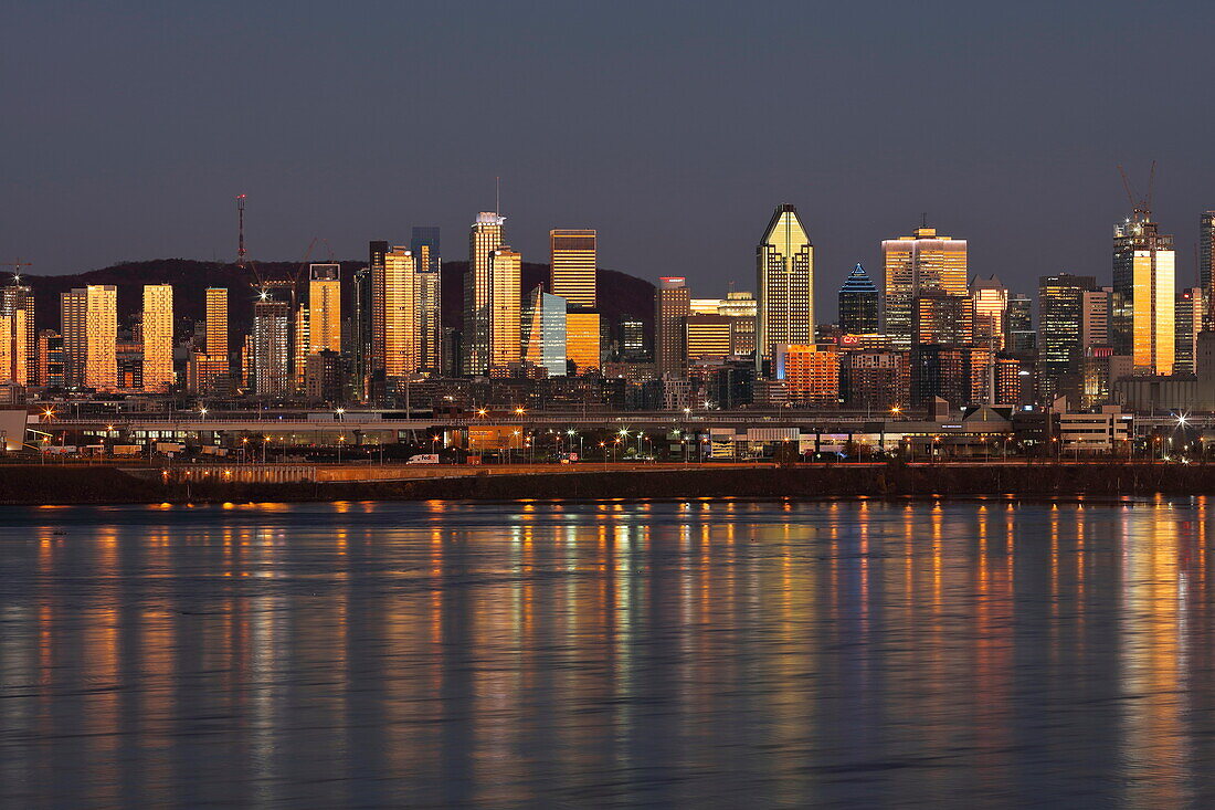 Skyline von Montreal, Stadtansicht bei Sonnenaufgang, Quebec, Kanada