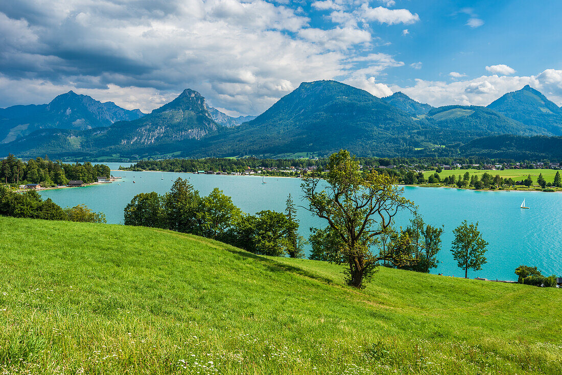 Blick über den Wolfgangsee, Salzkammergut, Österreich