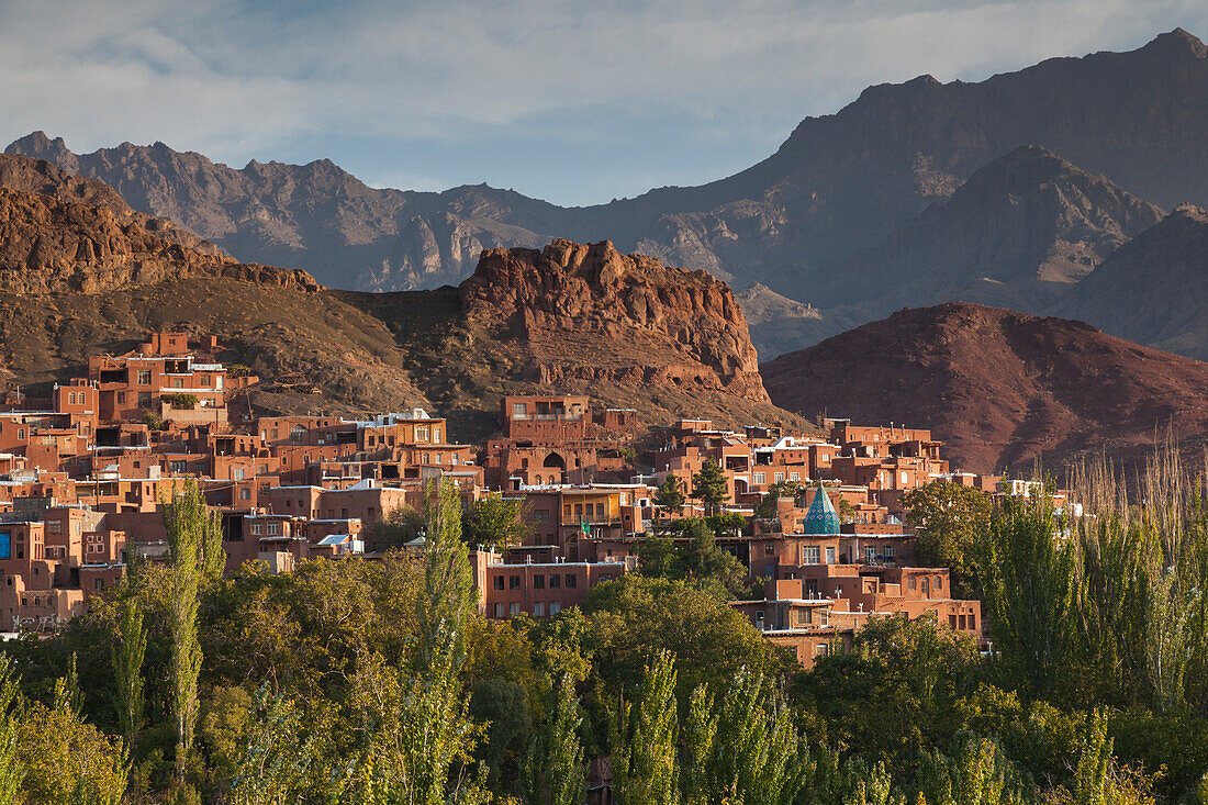 Zentraliran, Abyaneh, Erhöhter Dorfblick, Dawn