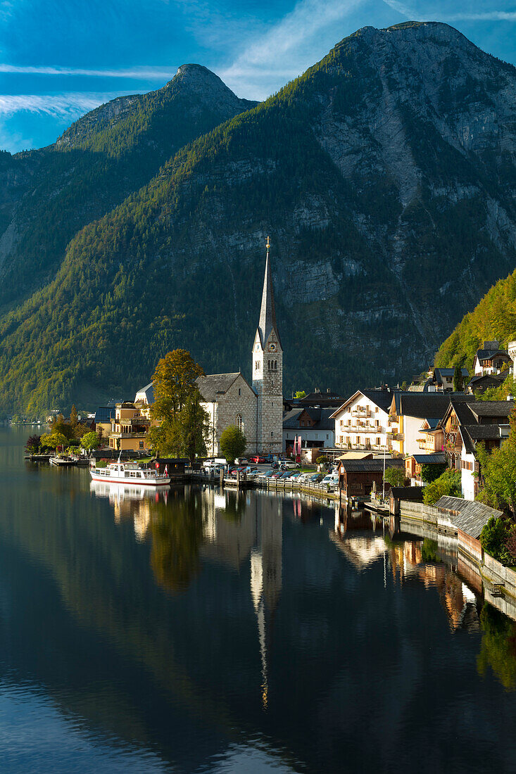 Early Morning over town of Hallstatt and Hallstattersee, Saltzkammergut, Austria