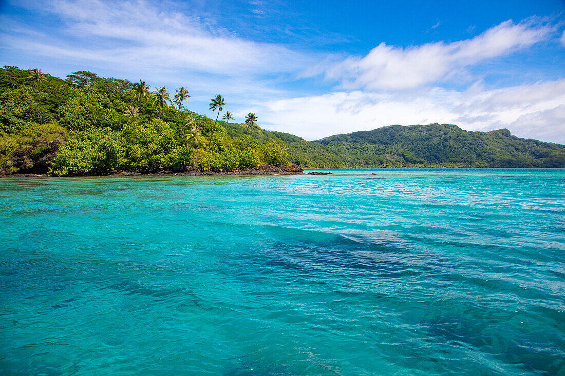 Motu Vaiorea, Bourayne Bay, Huahine, French Polynesia