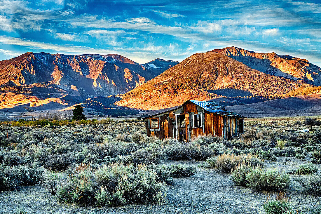 USA, California. June Lake, HWY 395.