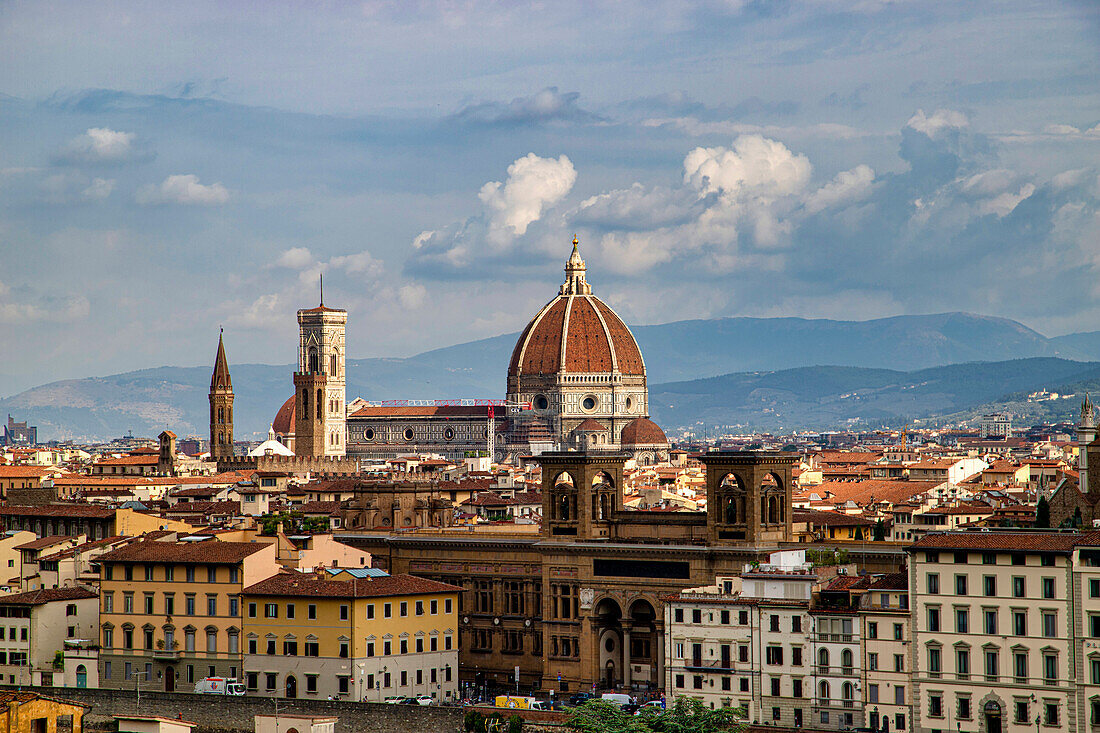 Überblick über das historische Zentrum von Florenz vom Piazzale Michelangelo, Florenz, Toskana, Italien.