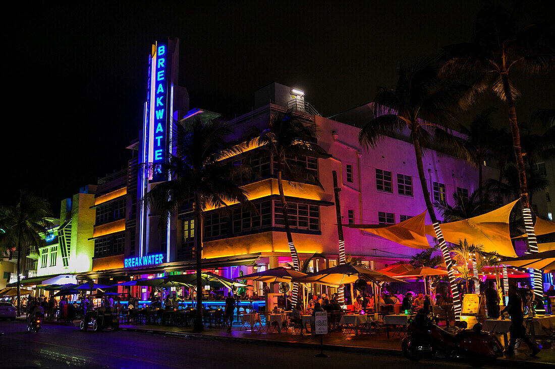 Ocean Drive in Miami Florida bei Nacht, Nachtleben und Discotheken, USA