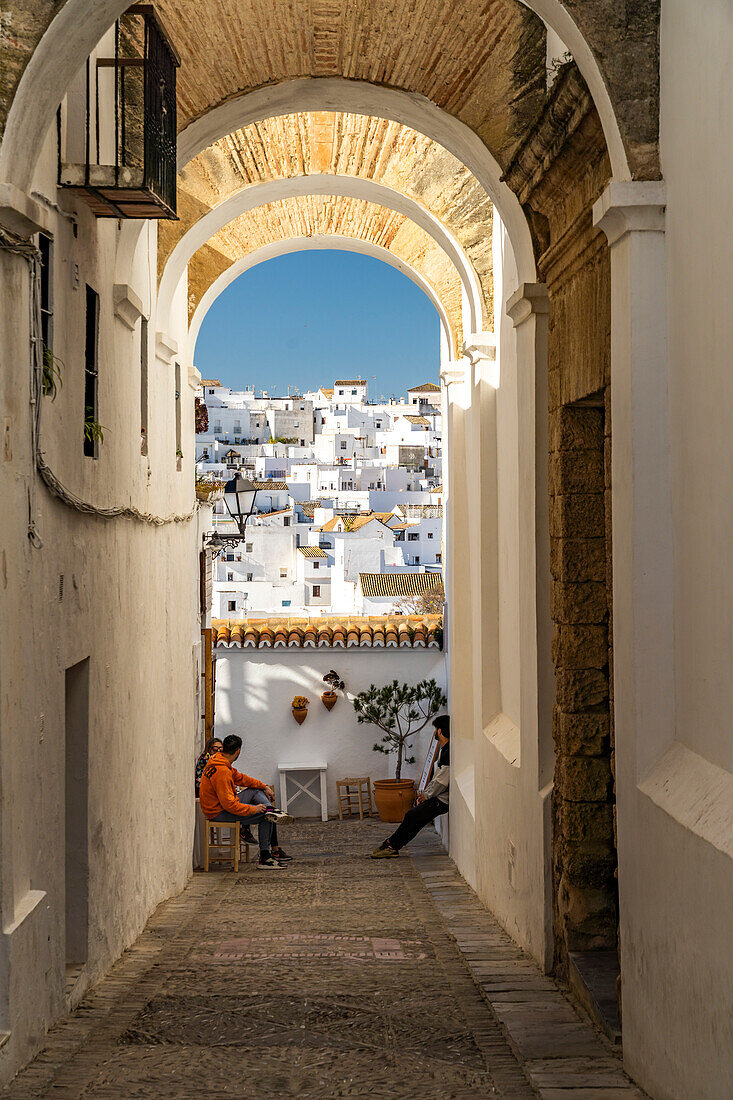 View through the buttress arches of the Iglesia del Convento de la Conceptión on Vejer de la Frontera, Andalusia, Spain