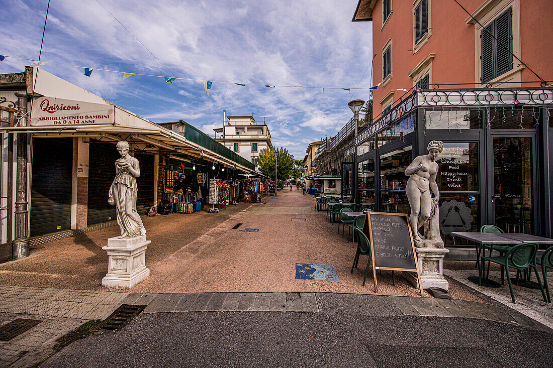 Mercato la Salute, gesehen von der Viale G. Verdi, Montecatini Terme, Toskana, Italien
