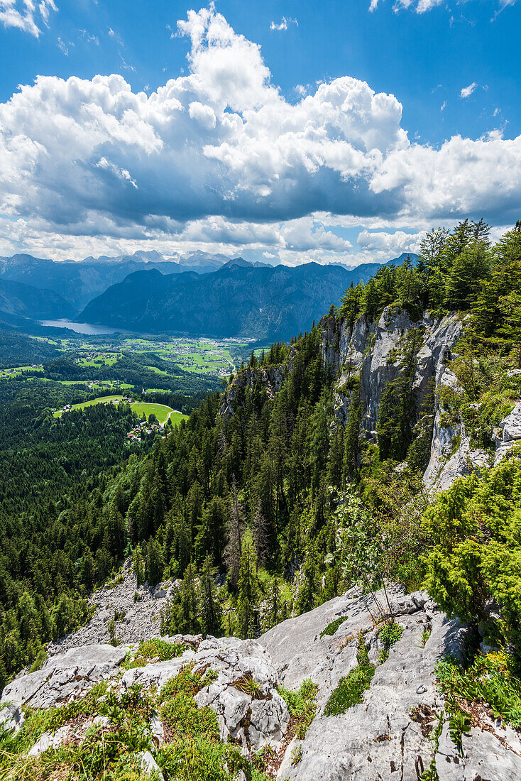 View from the Predigtstuhl near Bad Goisern to Lake Hallstatt and the Dachstein massif, Salzkammergut, Upper Austria, Austria