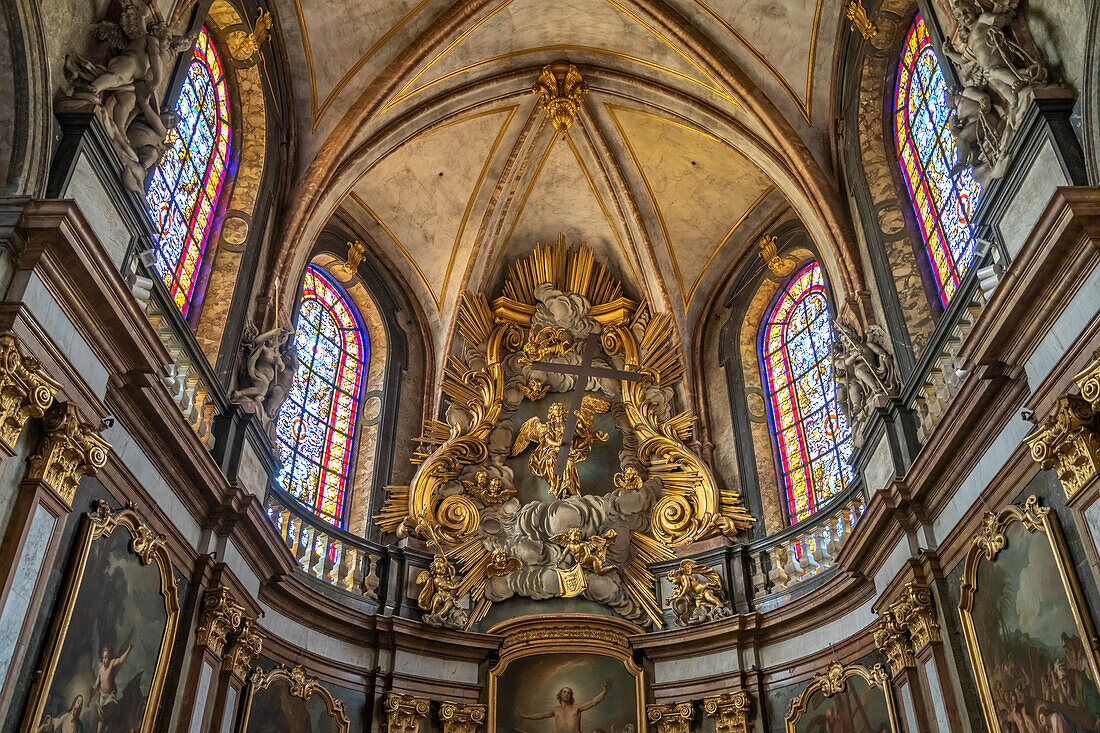Innenraum der St.-Johannes-Kathedrale in Besancon, Bourgogne-Franche-Comté, Frankreich, Europa 