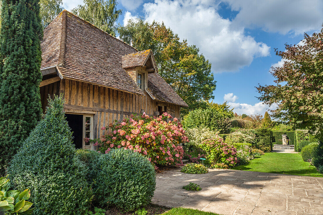 Alte Scheune in den Jardins de Pays d`Auge, Cambremer, Calvados, Normandie, Frankreich