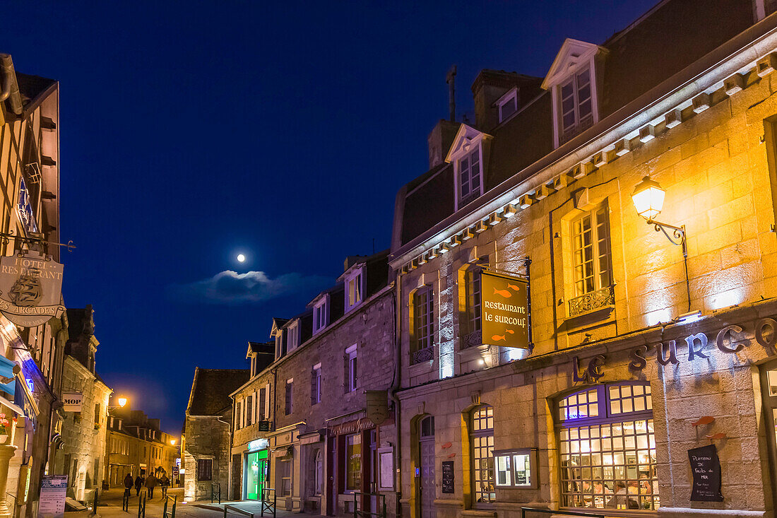 Altstadt von Roscoff am Abend, Finistère, Bretagne, Frankreich