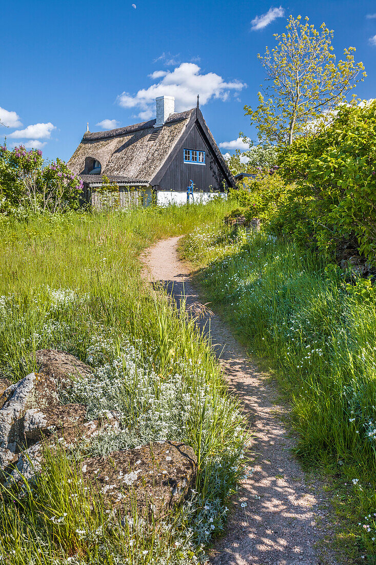 Reetdachhaus an der Küste bei Listed, Bornholm, Dänemark