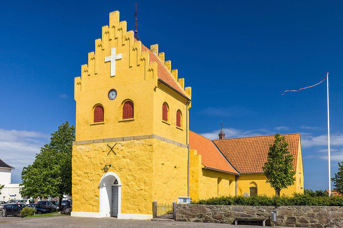 Gelbe Kirche von Allinge auf Bornholm, Dänemark