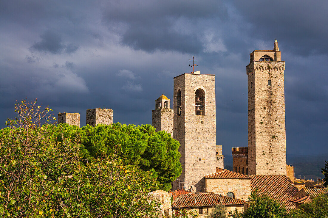 Stadtbild mit Türmen, San Gimignano, Toskana, Italien, Europa