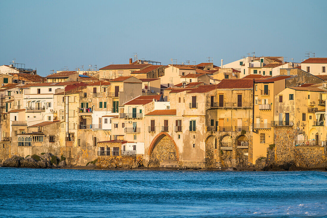 Die Altstadt von Cefalu, Sizilien, Italien, Europa