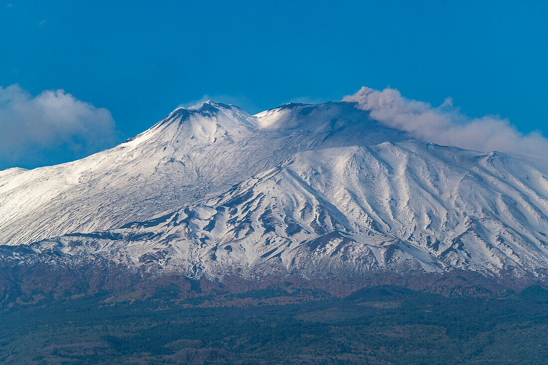 Der schneebedeckte Vulkan Ätna, Sizilien, Italien, Europa 