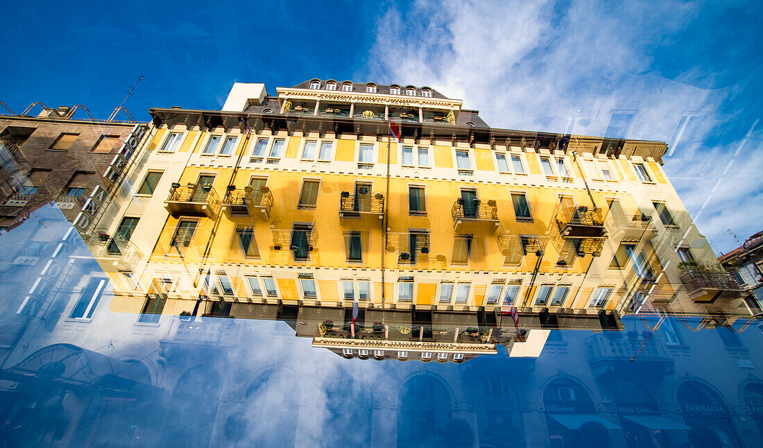 Doppelbelichtung von Wohngebäuden in Mailand, Italien.
