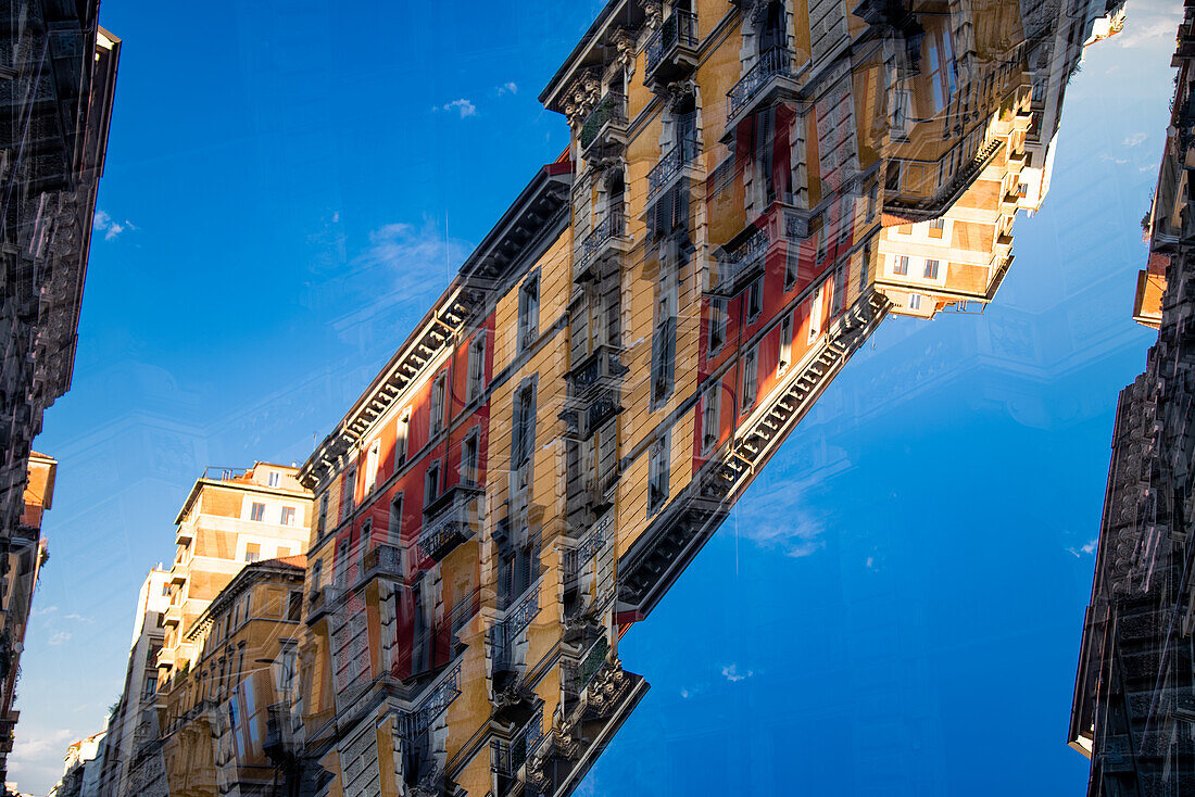 Doppelbelichtung von Wohngebäuden in Mailand, Italien.