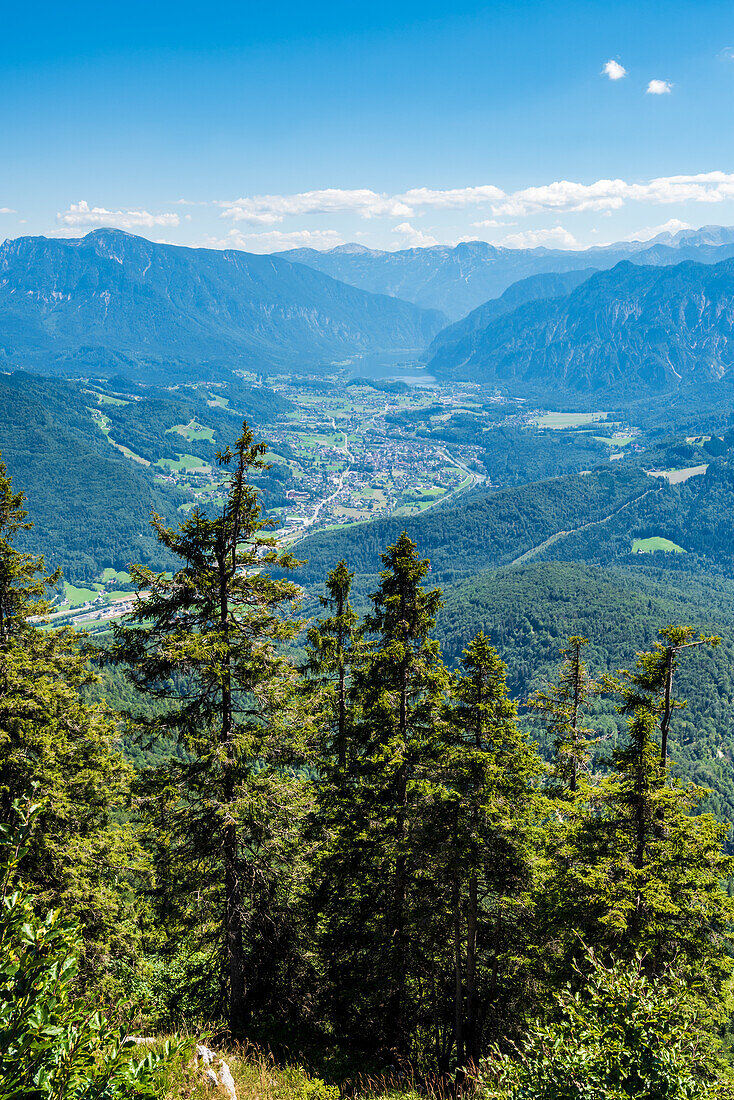 View from the Katrin on Lake Hallstatt and the Dachstein massif, Salzkammergut, Upper Austria, Austria