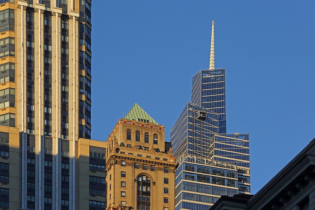 Blick auf Hochhäuser der East Side von Midtown Manhattan mit dem Mercantile Building and One Vanderbilt, New York, New York, USA